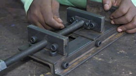 3C行业自动焊锡机 夹具、回流输送带与调速电机的应用与选型指南